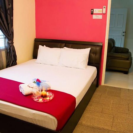 Homestay Hj Esmon Parit Raja Uthm Batu Pahat Bagian luar foto