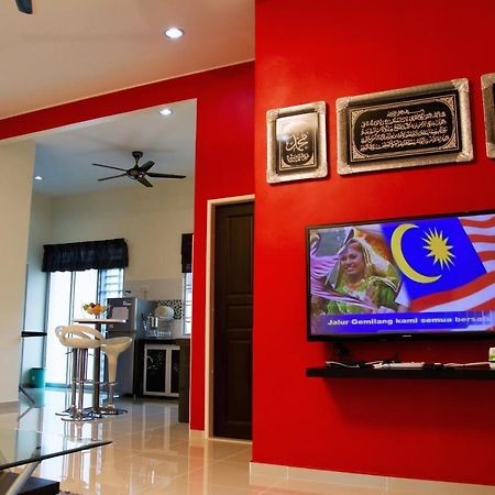 Homestay Hj Esmon Parit Raja Uthm Batu Pahat Bagian luar foto