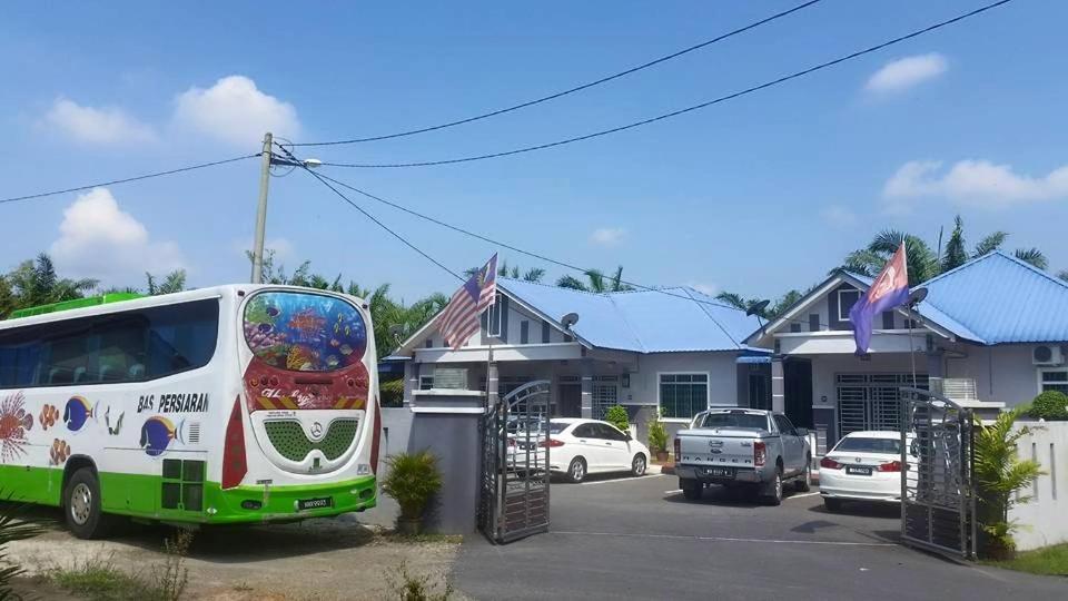 Homestay Hj Esmon Parit Raja Uthm Batu Pahat Bagian luar foto