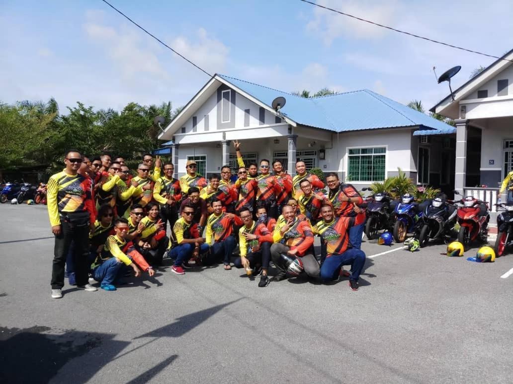 Homestay Hj Esmon Parit Raja Uthm Batu Pahat Bagian luar foto